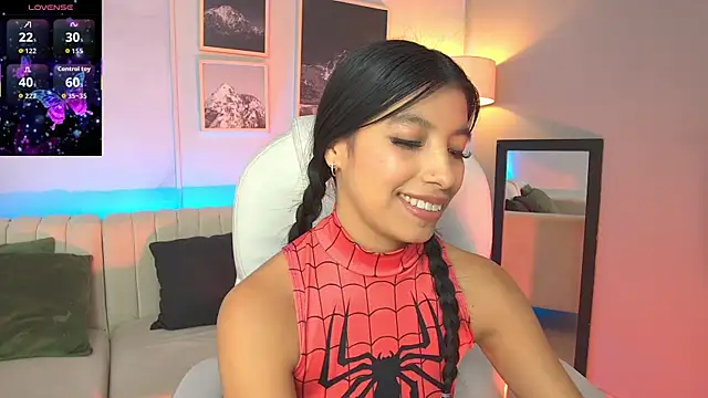 Snapshot of Tiffany_Low chatting on October 2025 04:24:02 PM Tiffany Low online show from October 2025 04:24:02 PM