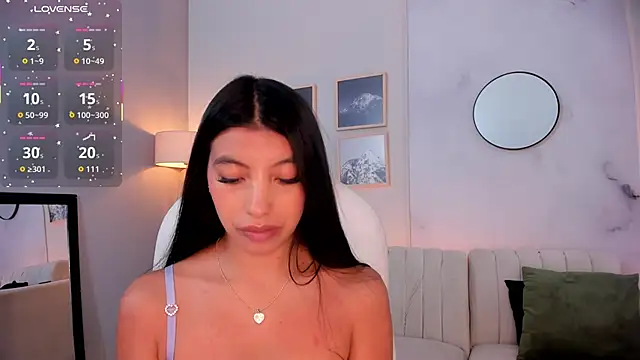 Snapshot of Tiffany_Low chatting on November 2025 12:27:01 PM Tiffany Low online show from November 2025 12:27:01 PM