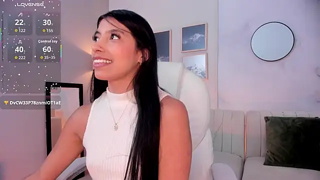 Snapshot of Tiffany_Low chatting on November 2025 03:22:02 PM Tiffany Low online show from November 2025 03:22:02 PM