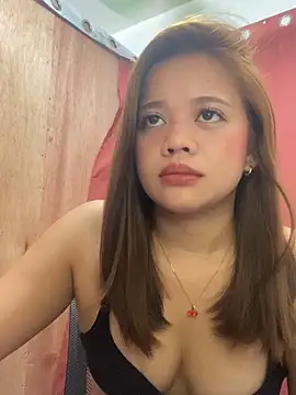 Snapshot of yoursexyladyLory19 chatting on December 2025 04:31:02 AM yoursexyladyLory19 online show from December 2025 04:31:02 AM