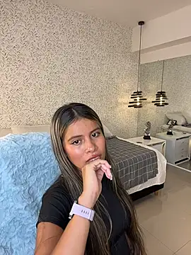 EMILIIA RICHTER   online show from November 2025 07:34:02 PM