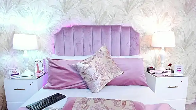 Snapshot of SamyySwet chatting on November 2025 01:00:02 PM SamyySwet online show from November 2025 01:00:02 PM