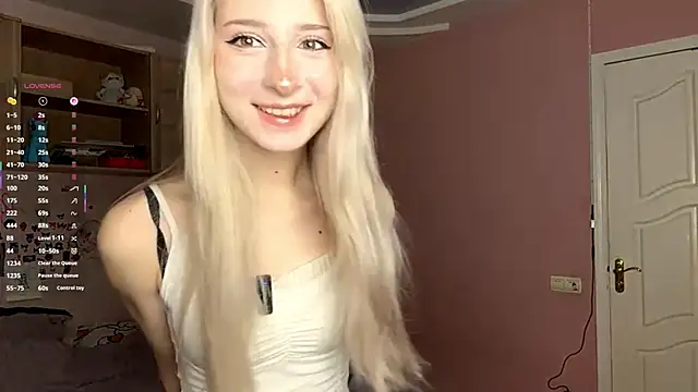 FridaAaberg online show from November 2025 06:49:01 AM