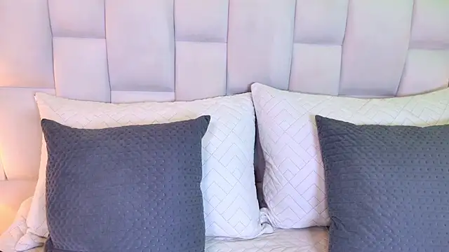 paulina cano online show from December 2025 07:43:02 PM