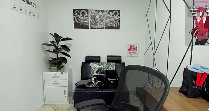 Angel-dragun online show from November 2025 04:00:01 AM