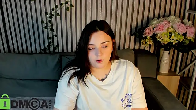 Mia R0ss online show from November 2025 01:05:01 AM