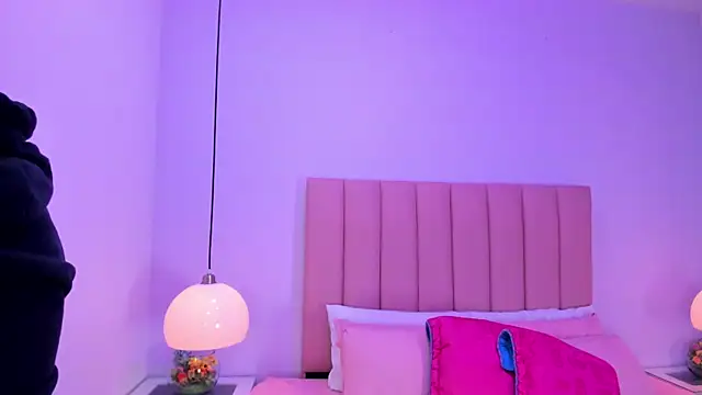 Amy Ferreira online show from October 2025 03:17:01 AM