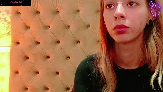 CoraVex online show from October 2025 04:04:01 AM