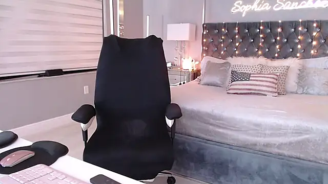 Snapshot of theofficialsophiasanchez chatting on May 2026 04:32:02 AM theofficialsophiasanchez online show from May 2026 04:32:02 AM