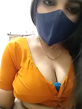 Snapshot of hottamil_honey_couples chatting on October 2025 03:17:02 AM hottamil honey couples online show from October 2025 03:17:02 AM