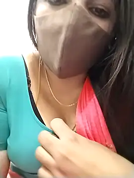 Snapshot of hottamil_honey_couples chatting on October 2025 10:11:01 PM hottamil honey couples online show from October 2025 10:11:01 PM