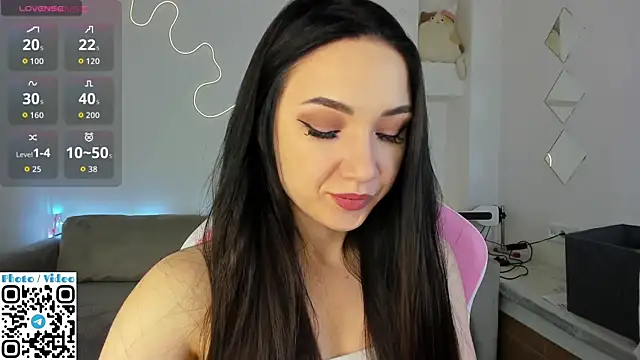 Helen Spark online show from October 2025 02:01:02 AM