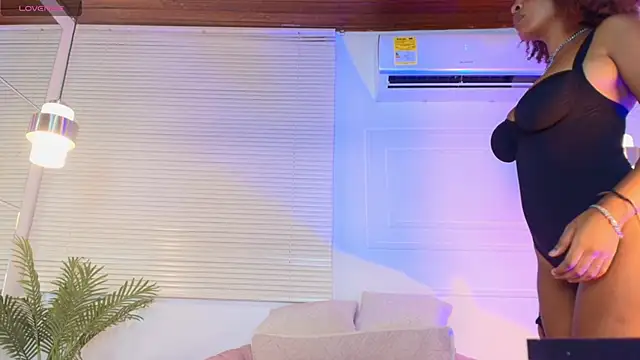 alessia moon1 online show from November 2025 12:48:01 PM