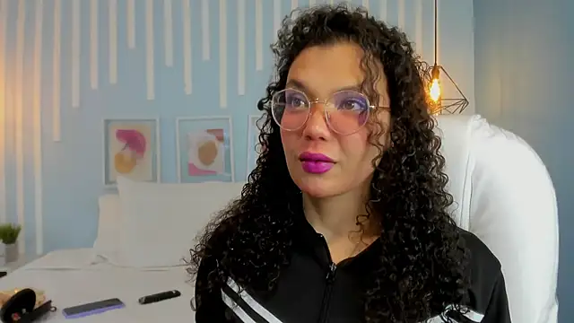 SweetStarr  online show from October 2025 01:07:01 PM