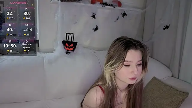 Snapshot of _Lua__ chatting on October 2025 01:56:02 PM Lua online show from October 2025 01:56:02 PM