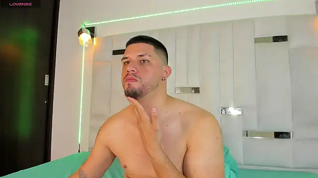 Snapshot of Jacob19_ chatting on October 2025 02:43:02 AM Jacob19  online show from October 2025 02:43:02 AM