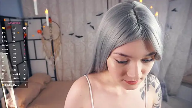 Snapshot of JinnySitts chatting on October 2025 08:43:01 PM JinnySitts online show from October 2025 08:43:01 PM