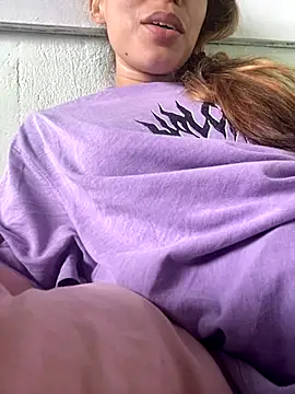 loirinhaaa online show from November 2025 02:06:02 PM