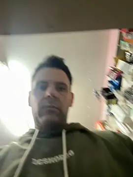 Ezeveron online show from October 2025 12:41:01 AM