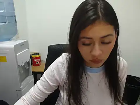 Alice-08 online show from May 2026 06:59:01 PM