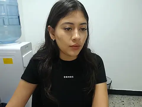 Alice-08 online show from May 2026 08:17:01 PM