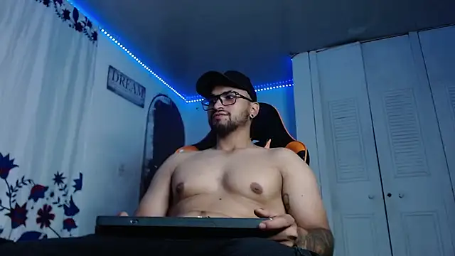 Chrys harris77 online show from December 2025 01:32:02 AM