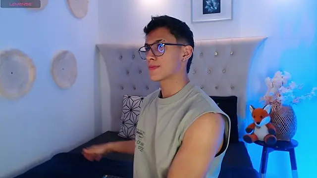 SalvadorFit online show from October 2025 08:29:02 PM