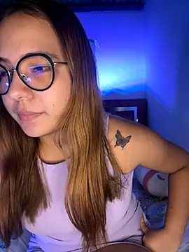 Snapshot of sacha_torres02 chatting on November 2025 12:44:01 AM sacha torres02 online show from November 2025 12:44:01 AM