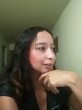 Snapshot of Vale_stone_ chatting on November 2025 09:30:02 PM Vale stone online show from November 2025 09:30:02 PM