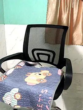 Snapshot of Yang-99 chatting on October 2025 12:41:02 AM Yang-99 online show from October 2025 12:41:02 AM