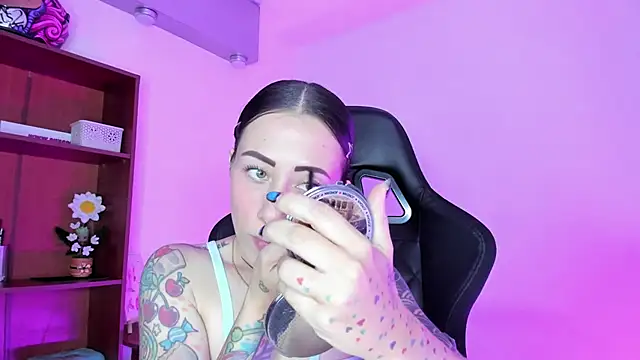 Snapshot of millyInk chatting on September 2025 08:23:01 PM millyInk online show from September 2025 08:23:01 PM