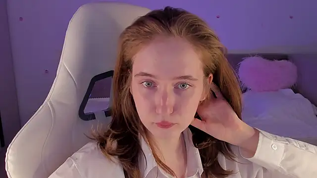 Snapshot of CrystalSoul_ chatting on October 2025 12:06:02 PM CrystalSoul online show from October 2025 12:06:02 PM