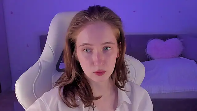 Snapshot of CrystalSoul_ chatting on November 2025 03:36:02 PM CrystalSoul online show from November 2025 03:36:02 PM