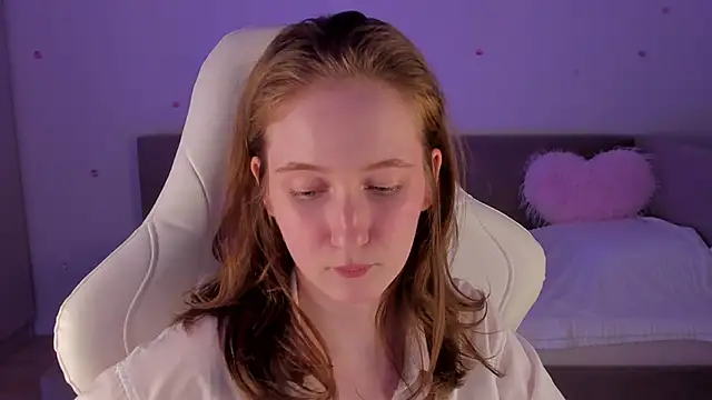 Snapshot of CrystalSoul_ chatting on November 2025 10:20:02 PM CrystalSoul online show from November 2025 10:20:02 PM