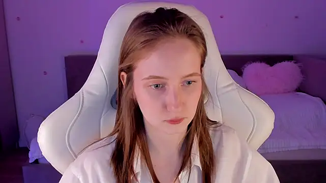 Snapshot of CrystalSoul_ chatting on November 2025 05:05:01 AM CrystalSoul online show from November 2025 05:05:01 AM