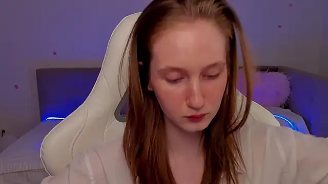 Snapshot of CrystalSoul_ chatting on November 2025 03:42:02 AM CrystalSoul online show from November 2025 03:42:02 AM