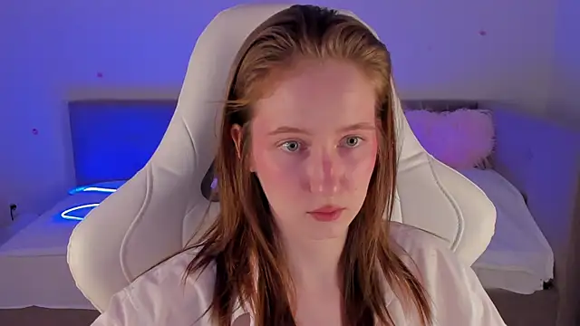 Snapshot of CrystalSoul_ chatting on November 2025 02:15:02 AM CrystalSoul online show from November 2025 02:15:02 AM