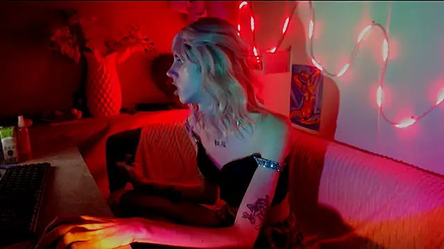 AlexNaughty14 online show from October 2025 08:26:02 AM