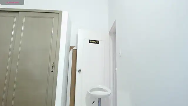 IslaRose7 online show from October 2025 01:30:01 PM