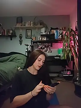 Snapshot of laradoom chatting on November 2025 11:48:01 PM laradoom online show from November 2025 11:48:01 PM