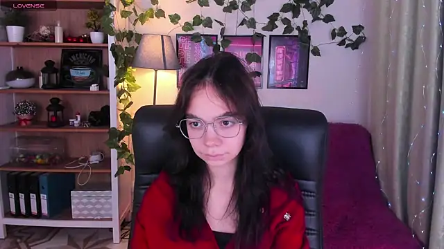 Elise Noir online show from October 2025 04:04:01 PM