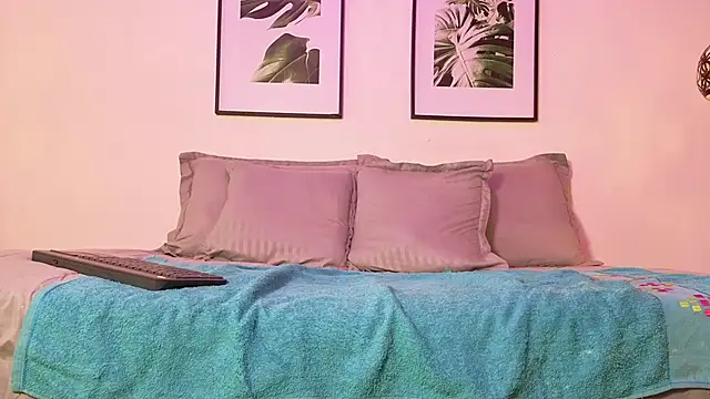 afrodita aares online show from February 2026 07:43:01 PM