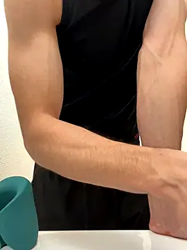 gymratforyouu online show from November 2025 04:45:01 AM