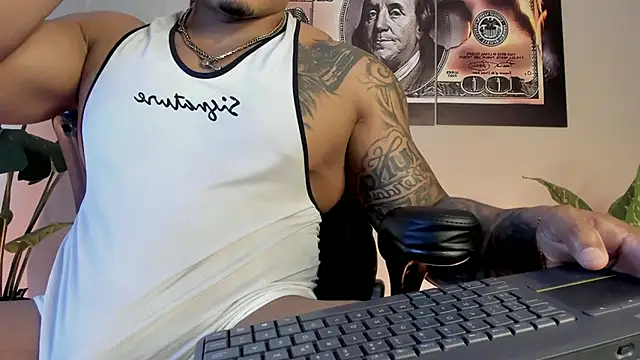 Snapshot of chrizmacgregor chatting on June 2026 06:13:02 PM chrizmacgregor online show from June 2026 06:13:02 PM