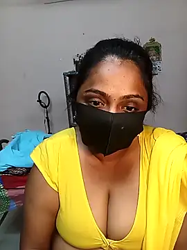 Snapshot of queendivya chatting on April 2026 02:44:02 PM queendivya online show from April 2026 02:44:02 PM