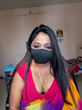 Snapshot of queendivya chatting on May 2026 04:30:02 AM queendivya online show from May 2026 04:30:02 AM