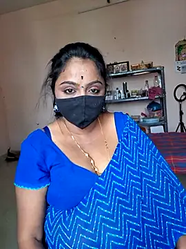 Snapshot of queendivya chatting on May 2026 06:43:02 AM queendivya online show from May 2026 06:43:02 AM
