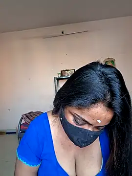 Snapshot of queendivya chatting on June 2026 01:18:01 AM queendivya online show from June 2026 01:18:01 AM
