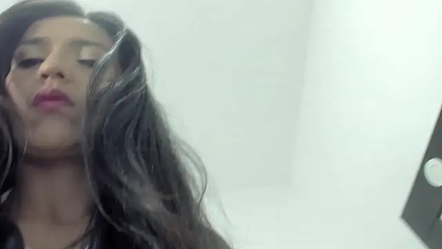 Snapshot of misshidalgo chatting on October 2025 03:37:01 AM misshidalgo online show from October 2025 03:37:01 AM