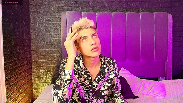 Snapshot of Erick_Velveth chatting on November 2025 09:15:01 PM Erick Velveth online show from November 2025 09:15:01 PM